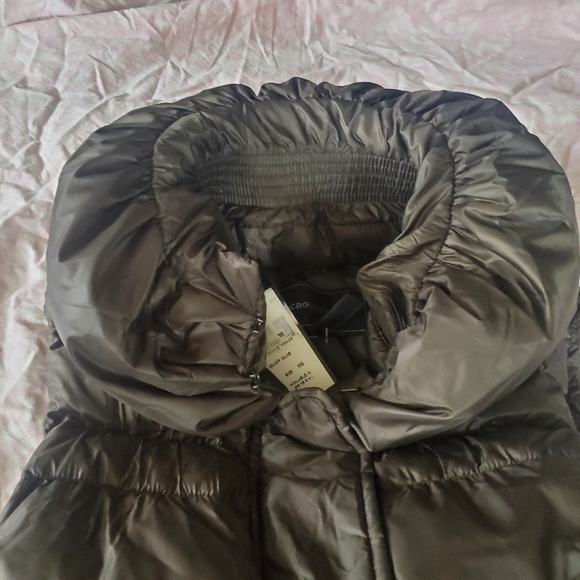 Vest - Picture 9 of 15